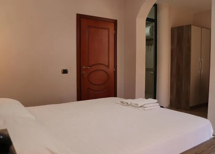 Otel Sfinks Albania *